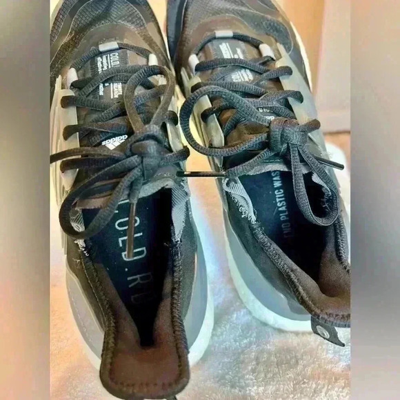 ADIDAS UltraBOOST 22 Cold.RDY Running
Black Grey Shoes Size 10 RARE - Picture 10 of 12